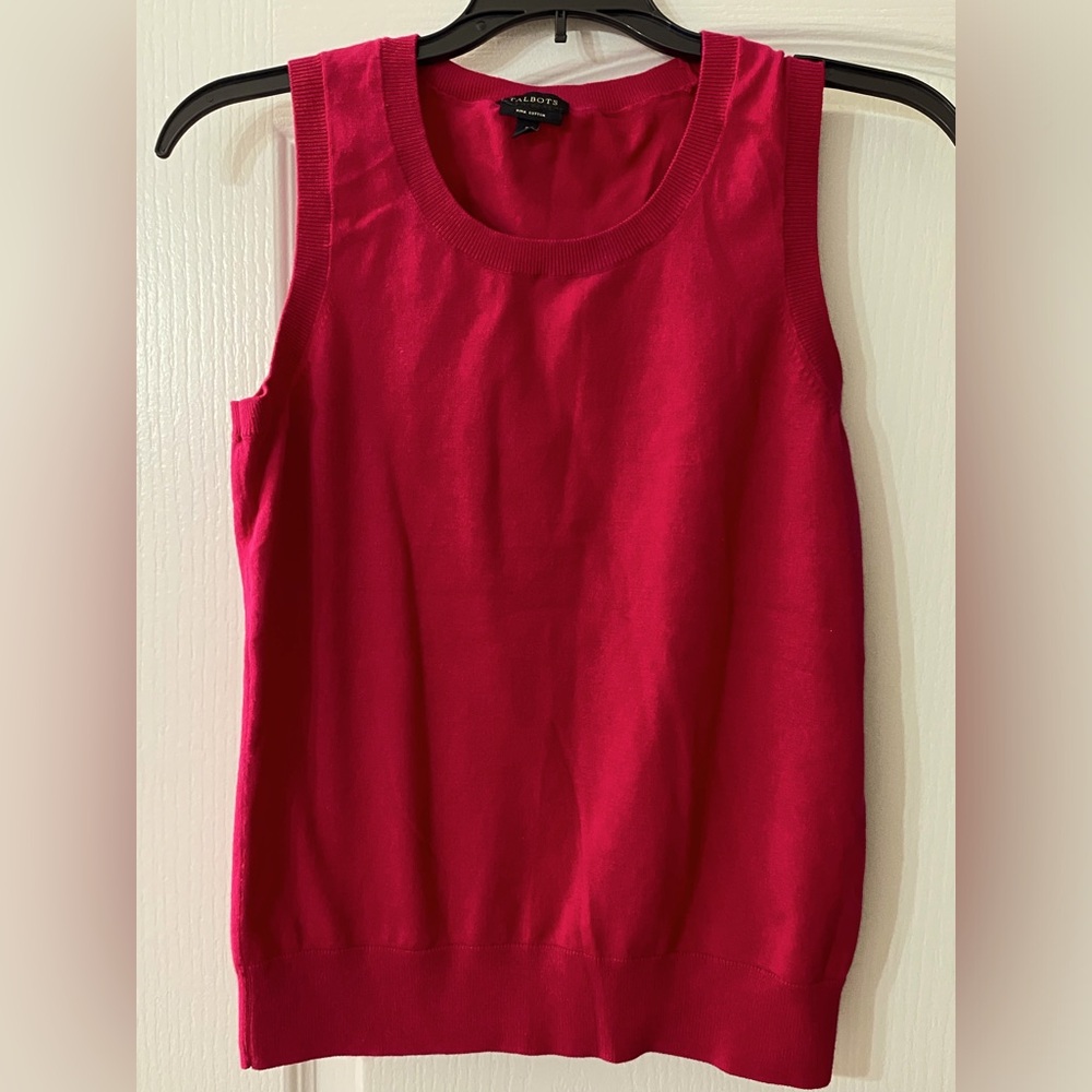 Beautiful soft sleeveless knit top